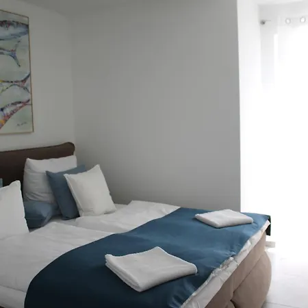 Apartment Exklusives Mit Großer Dachterrasse